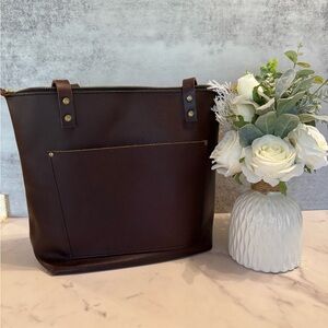 Portland Leather Medium Grizzly Zippered Tote